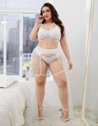 Молоденькая студентка Юля, рост: 168, вес: 64