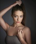 Эскортница Эльфина (вес: 66 кг) с большой грудью